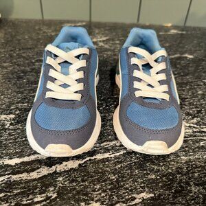 Little boys Puma Graviton sneakers in blue size 12C